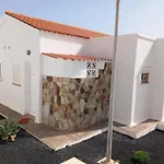 Maison Vue Avec Piscine